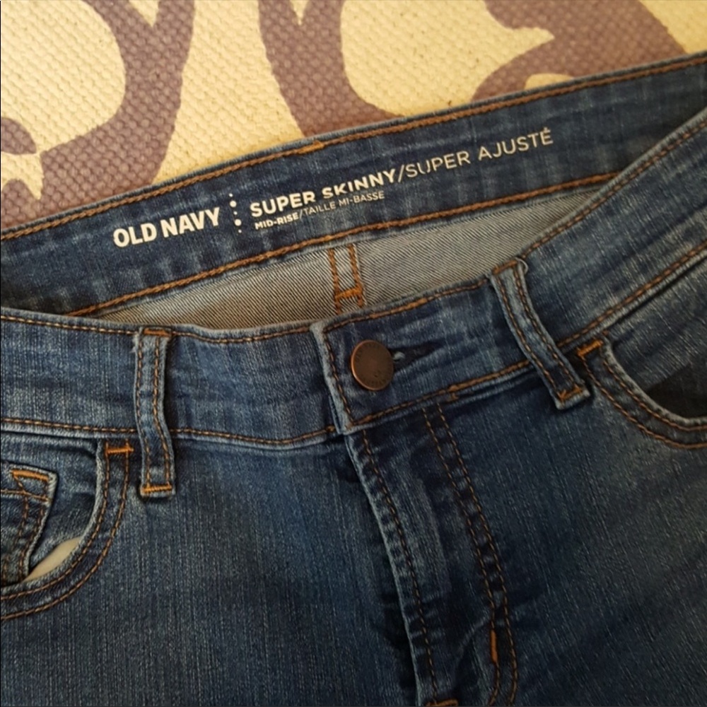 Old Navy Skinny Jeans - Picture 3 of 5